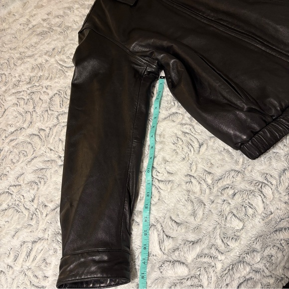 Covington Men's Classic Black Bomber Jacket - Picture 16 of 16